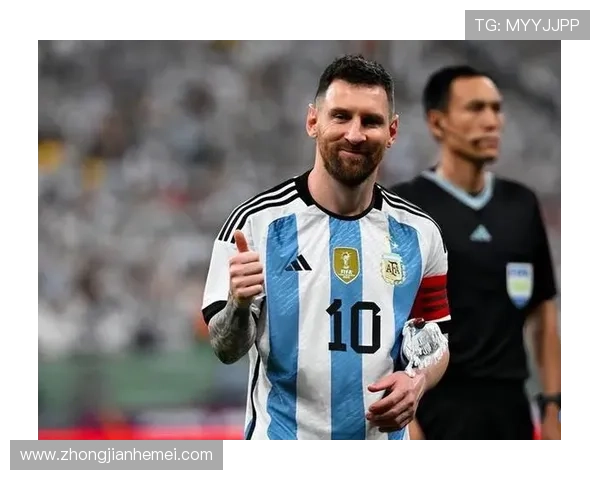 足球巨星的传奇人生与奋斗历程背后的感人故事