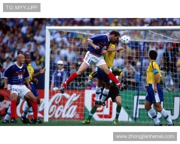 八号足球明星球员的传奇之路与辉煌成就揭秘